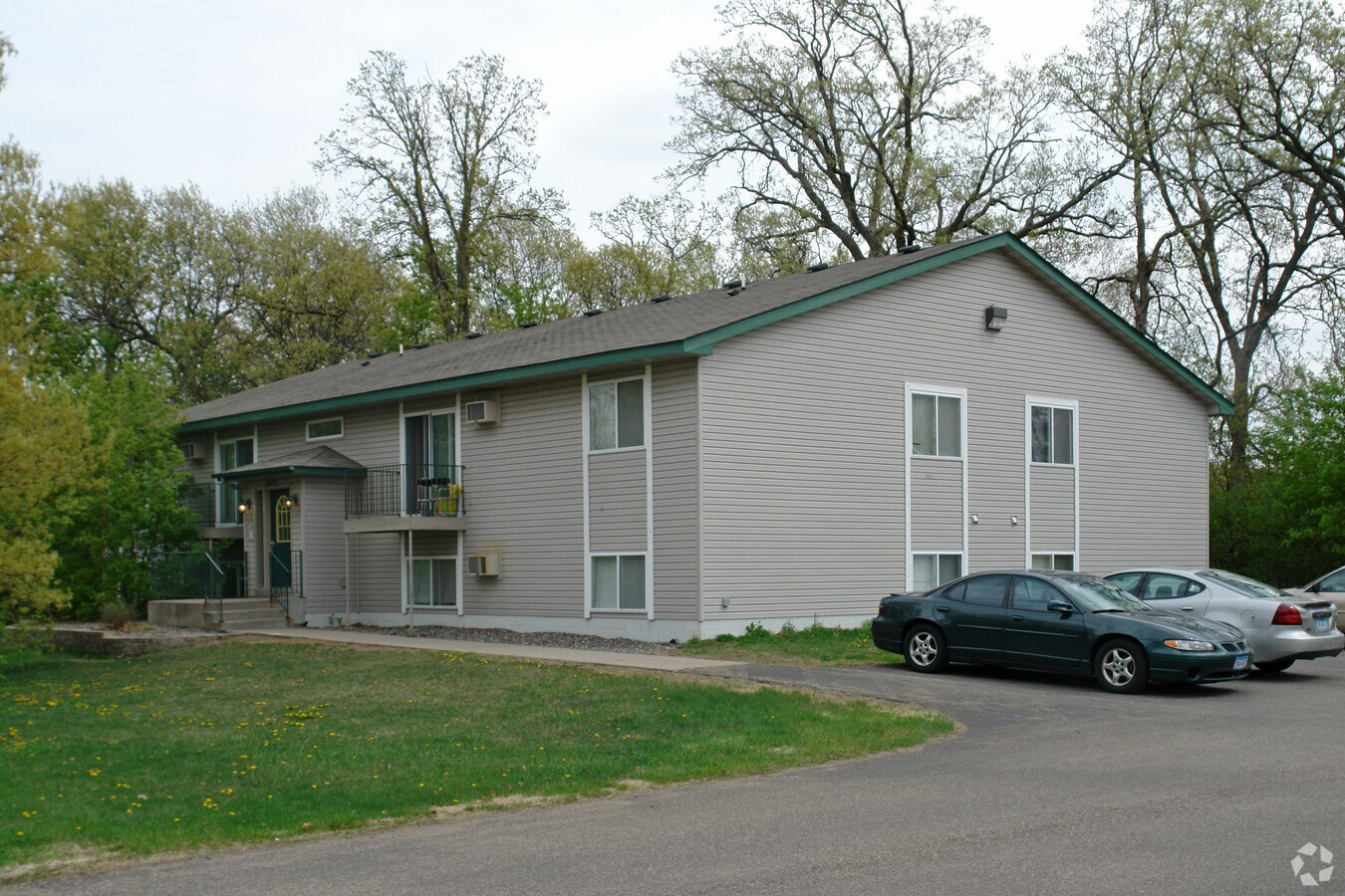 Tenth N West Apartments For Rent In Zimmerman Mn Forrent Com