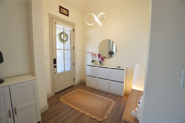 Photo - 4 Bedroom 2 bath in Hatton Place!