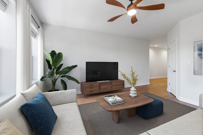 Photo - Renovated 2 bed 2 bath Lincoln Square Apartment! Unit 2