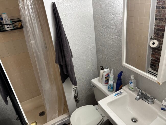 Photo - 72 Kilmarnock St