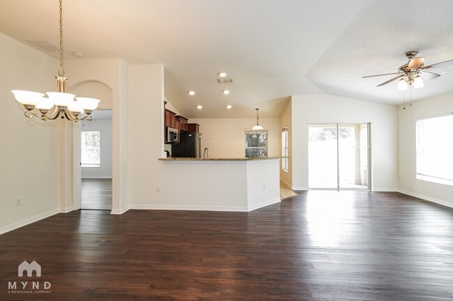 12526 Cricklewood Dr