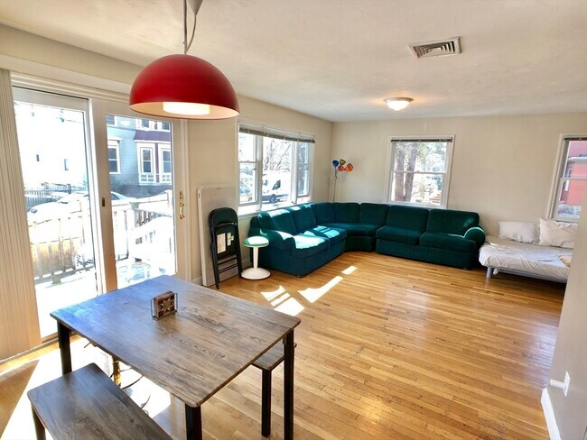 Photo - 27 Clive St Unit A
