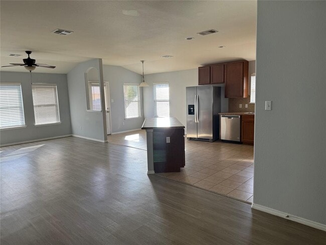 Photo - 214 Foxglove Dr