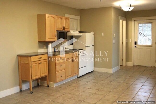 Photo - Cozy Studio Apartment with Patio