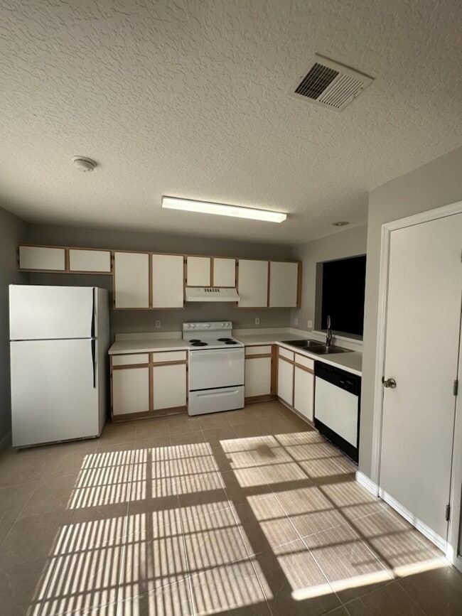 Photo - 2147 Cypress Bay Blvd