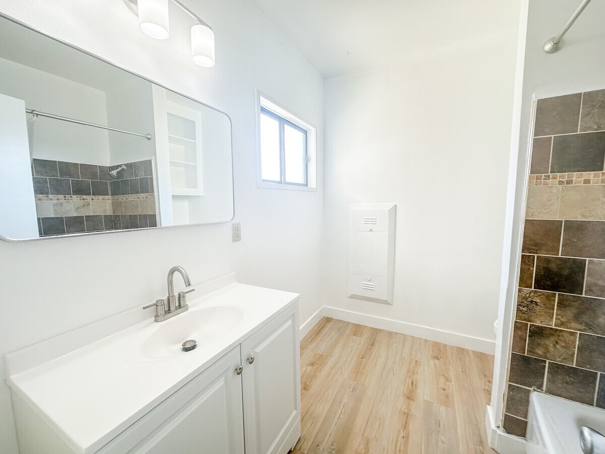 Photo - 365 W Milford St Unit 7