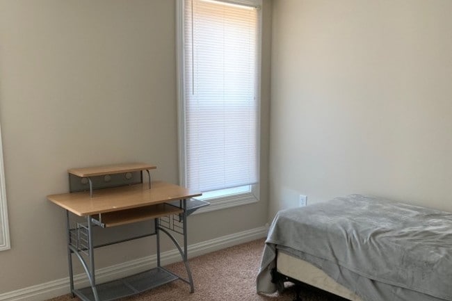 Photo - 345 W 3rd St Unit 3