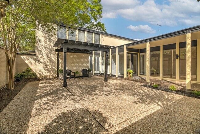 Photo - 147 Valley Dr
