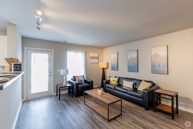 4BR, 2BA - 1305SF - The Ridge