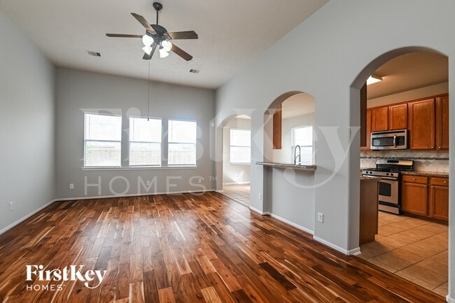 Photo - 5006 Creekside Ave