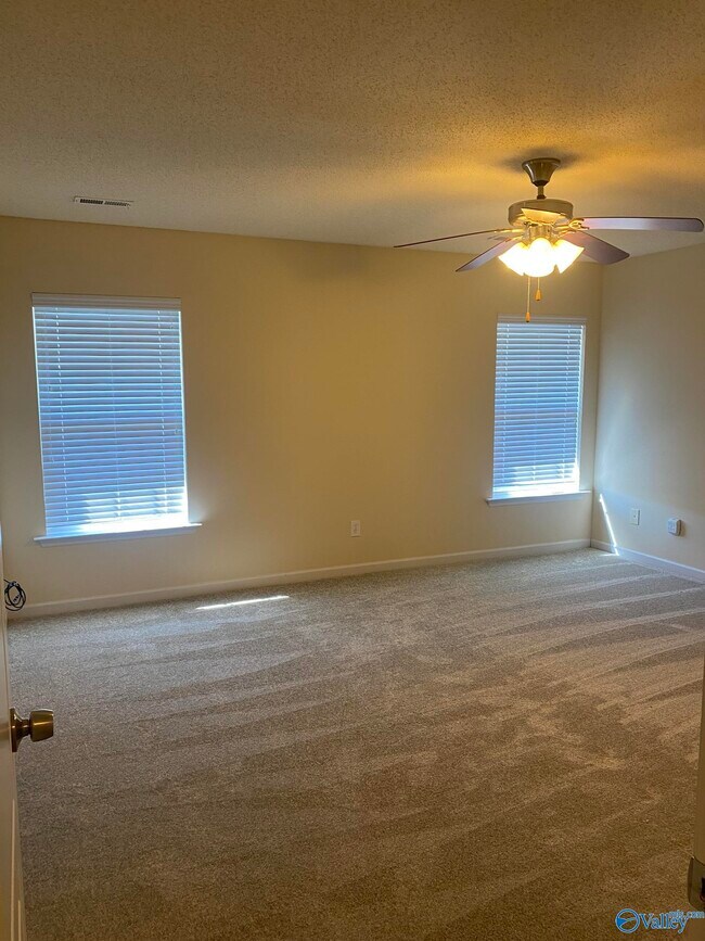 Photo - 267 Shadow Ct SW