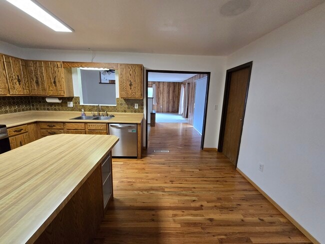 Photo - 403 Greenway Dr