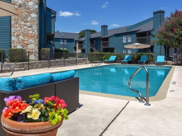 Photo - 11838 Parliament St Unit b1