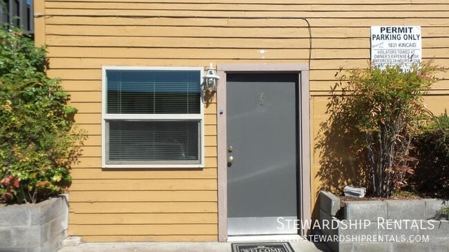 Building Photo - 1831 Kincaid St Unit 16