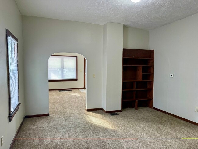 Photo - 222 E 4th St