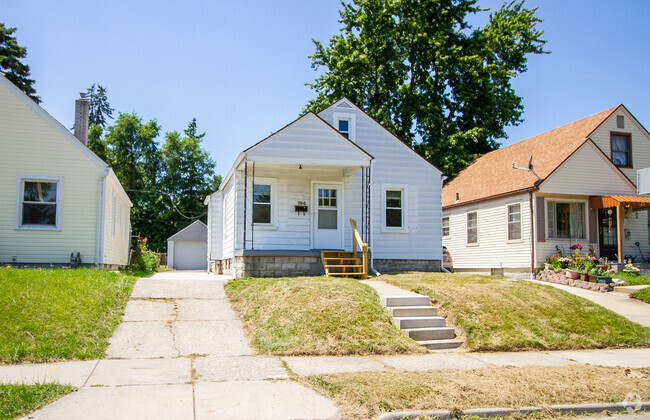 Building Photo - 704 Woodsdale Ave Rental