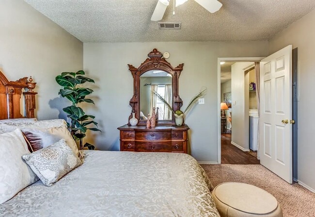 Photo - La Salle Villas