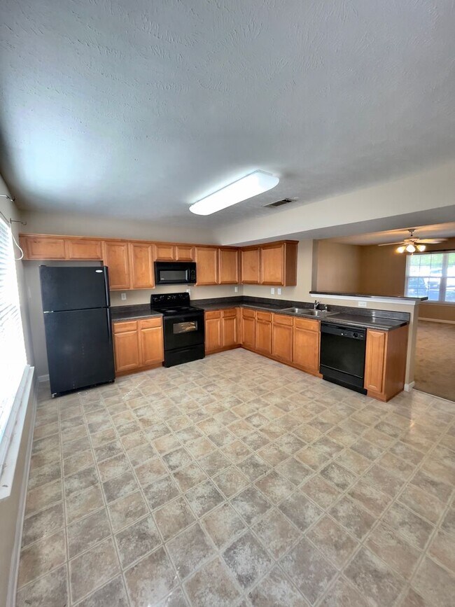 Photo - Perfect For Roommates! Unit 318 Doe Ridge Ct