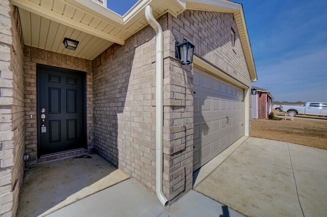 Photo - Beautiful Newer 3 Bedroom, 2 Bath Home Move-In Ready