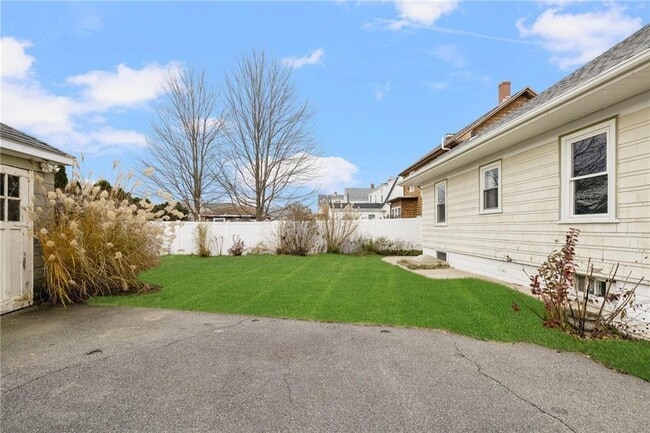 Photo - 87 Grosvenor Ave