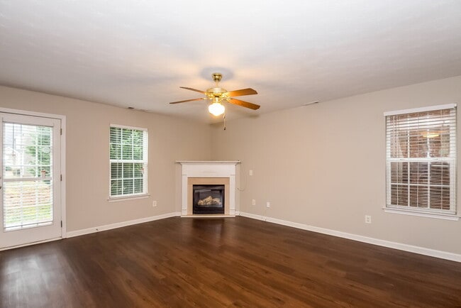 Photo - 161 Rankin Cir