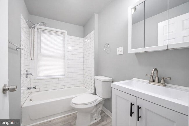 Photo - 306 Progress St