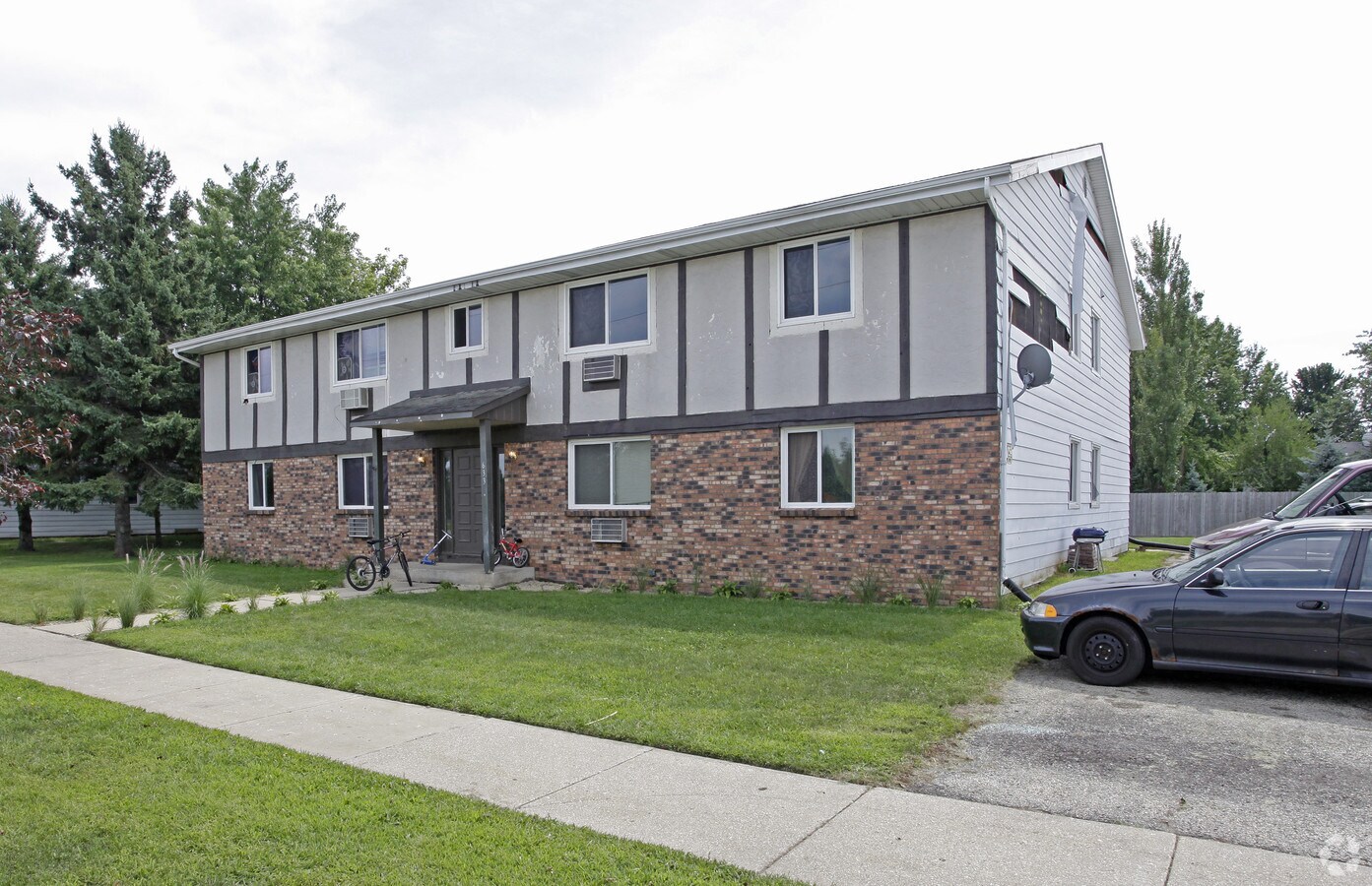 Photo - 647 Kellogg Ave