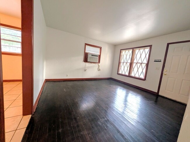 Photo - 1713 Niblick Ave NW