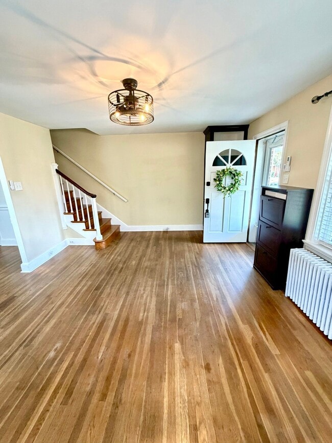 Photo - 844 E Madison St