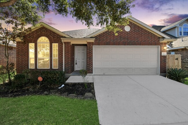 Photo - 19931 Roycroft Ln