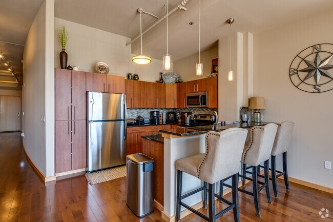 1 BR, 1 BA - 1,153SF