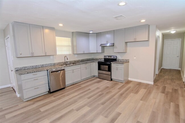 Photo - 904 Mobile Dr