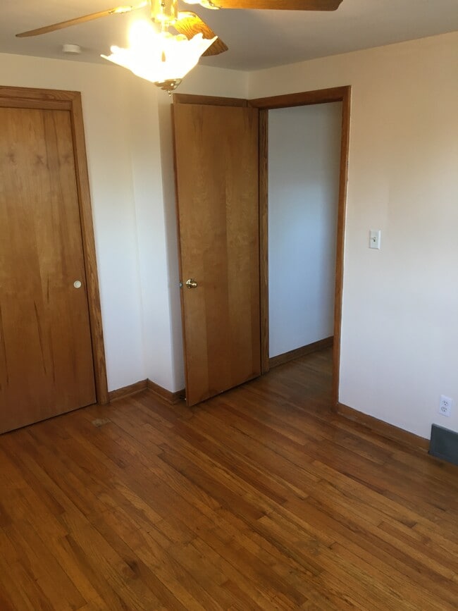 Photo - 234 E 33rd St