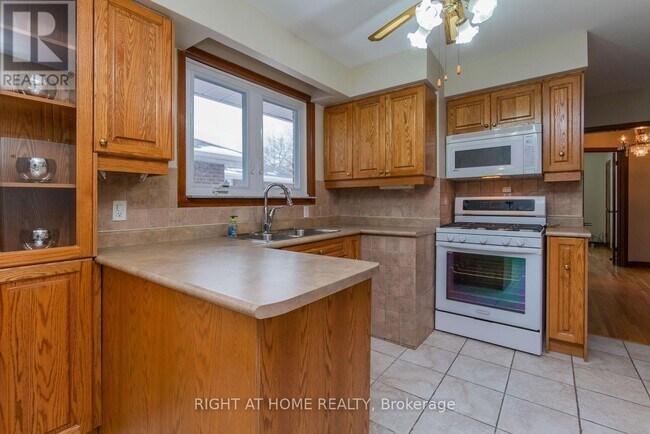 Photo - 55 Limevale Crescent