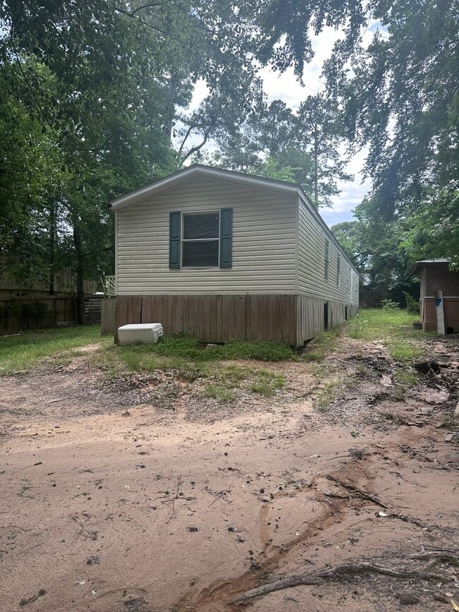 Building Photo - 20183 Lakeway Ln Rental