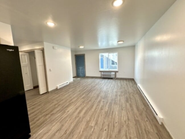 Photo - 3181 Queen Anns St