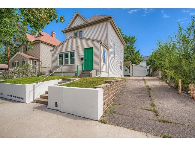 Photo - 610 Fairview Ave N