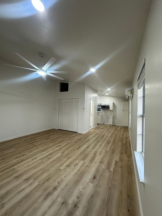 Photo - 140 N Acres Dr