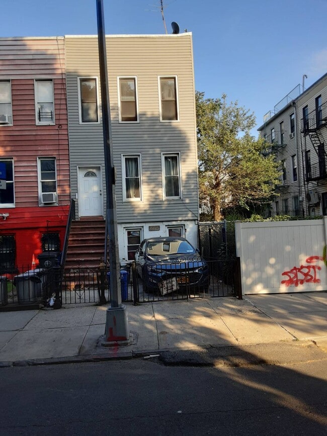 Building Photo - 1110 Decatur St Unit 2