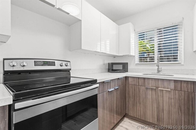 45 NE 24th St Unit C