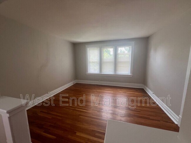 1018 Commodore Dr Unit A