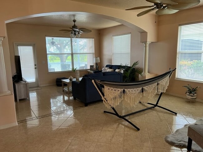 Photo - 4320 Aberdeen Cir