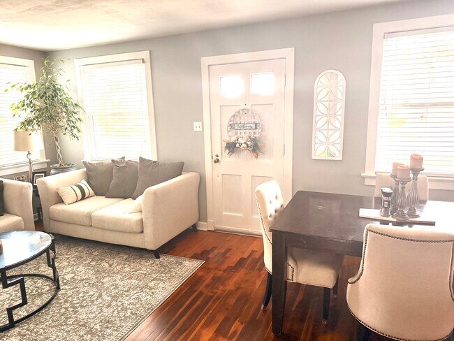 Photo - 320 Fairway Ln