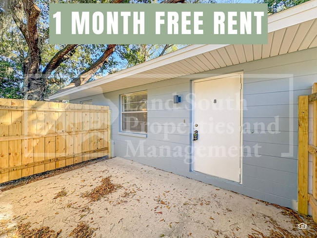 Building Photo - 815 W Carole St