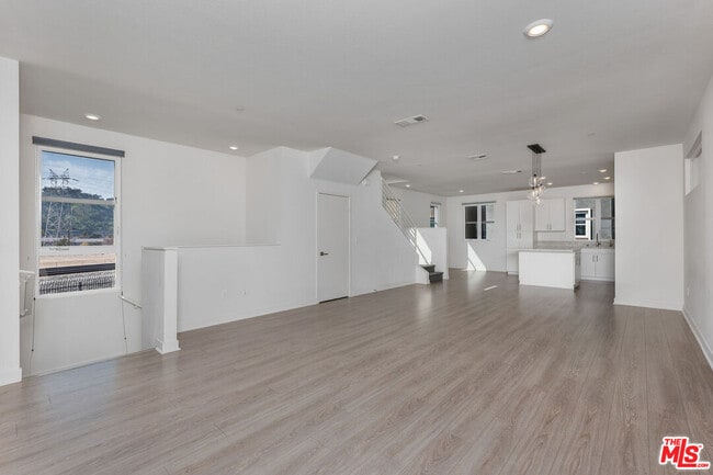 Photo - 2700 E Chaucer St