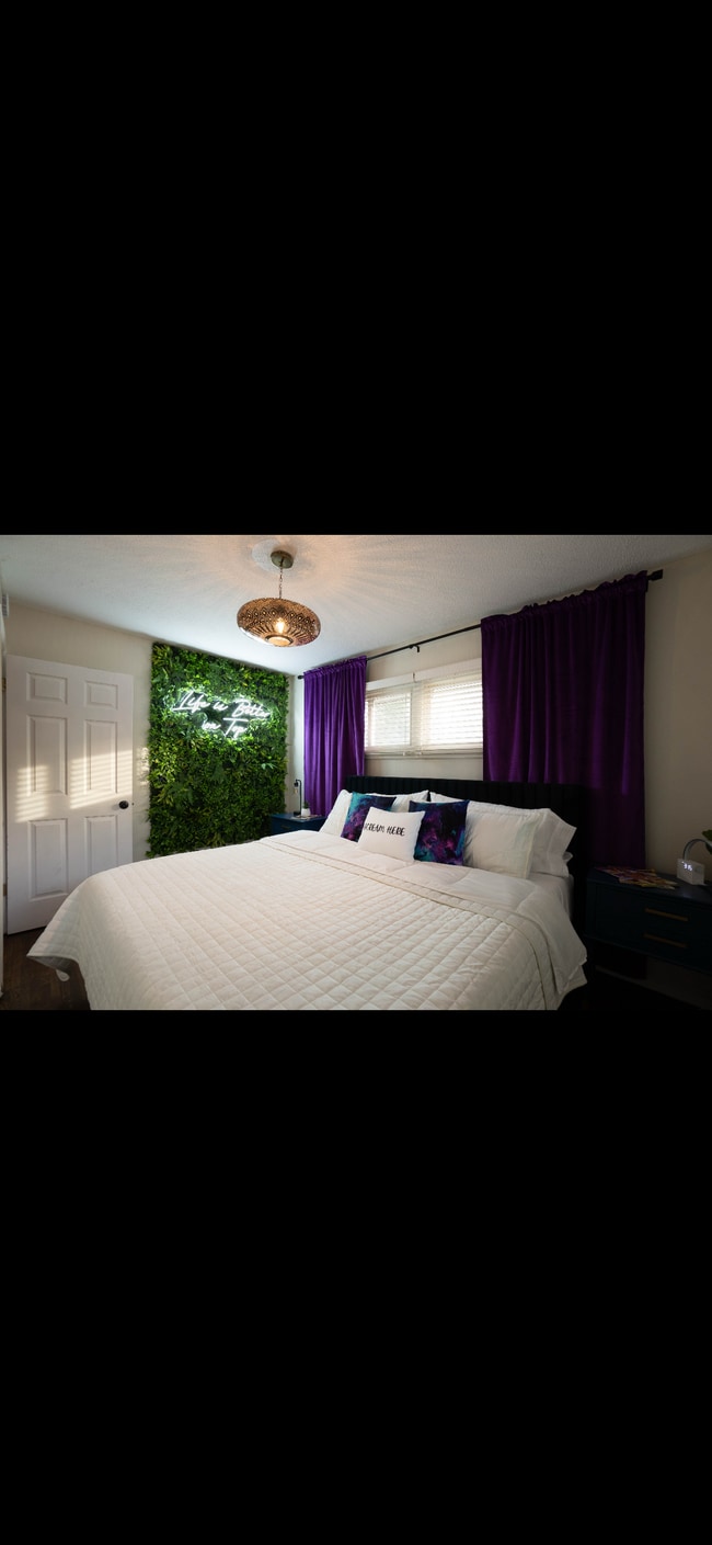 Photo - 6110 Ash Ave