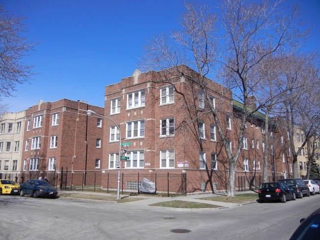 4901-4907 N Whipple St - 4901-4907 N Whipple St
