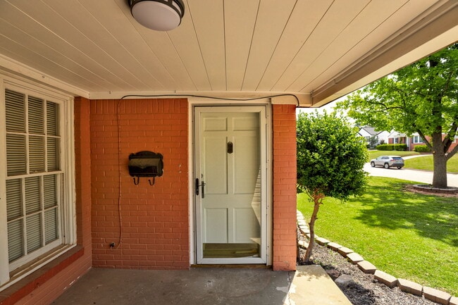 Photo - 821 NW 48th St