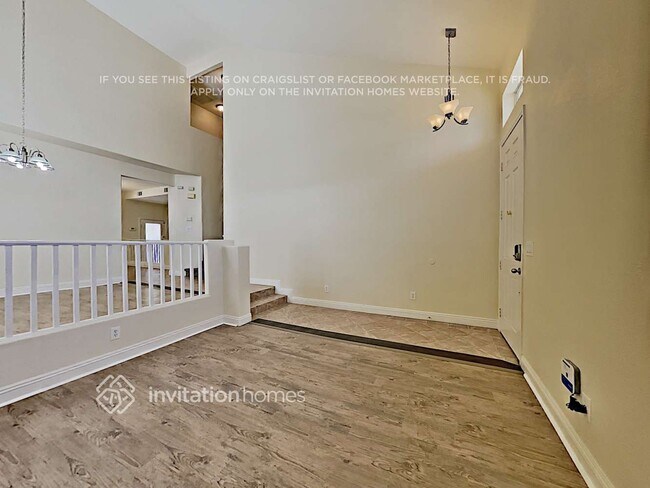 Photo - 2745 Rebano St