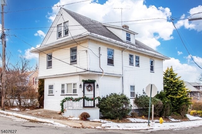 Building Photo - 106 Sadler Rd